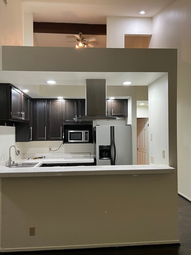 Upgraded kitchen - 210 E Plymouth St