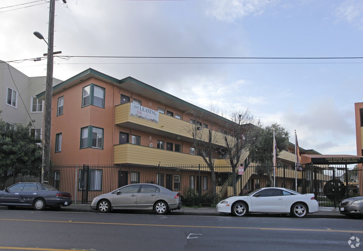 Casa Magna Apartments in Oakland, CA