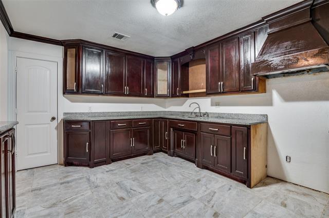 Building Photo - 568 W Hammond St