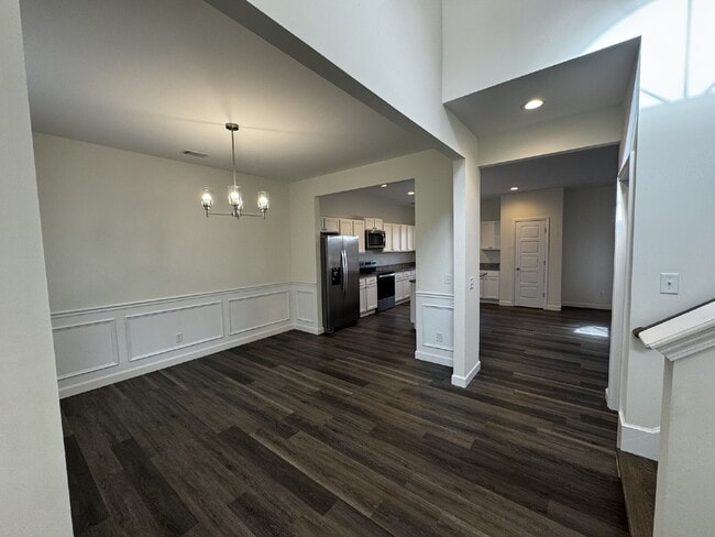 Building Photo - House for Rent