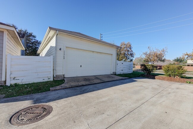 Foto del edificio - 11760 Jelicoe Dr