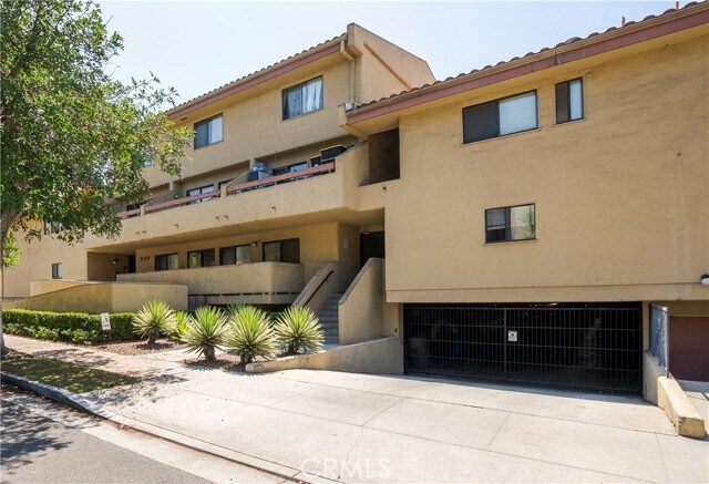 Building Photo - 350 Burchett St