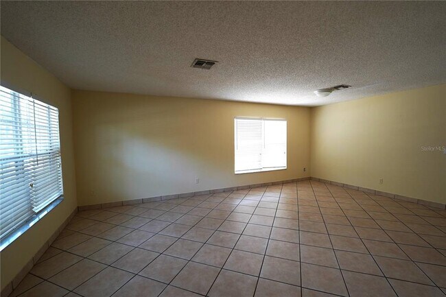 Foto del edificio - 2007 Country Brook Ave