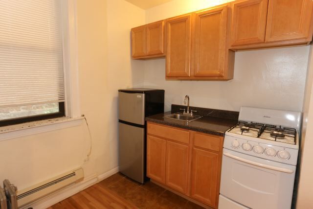 Building Photo - 4349 N Damen Ave