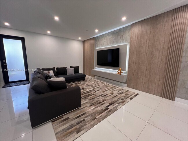 Foto del edificio - 10431 NW 82nd St