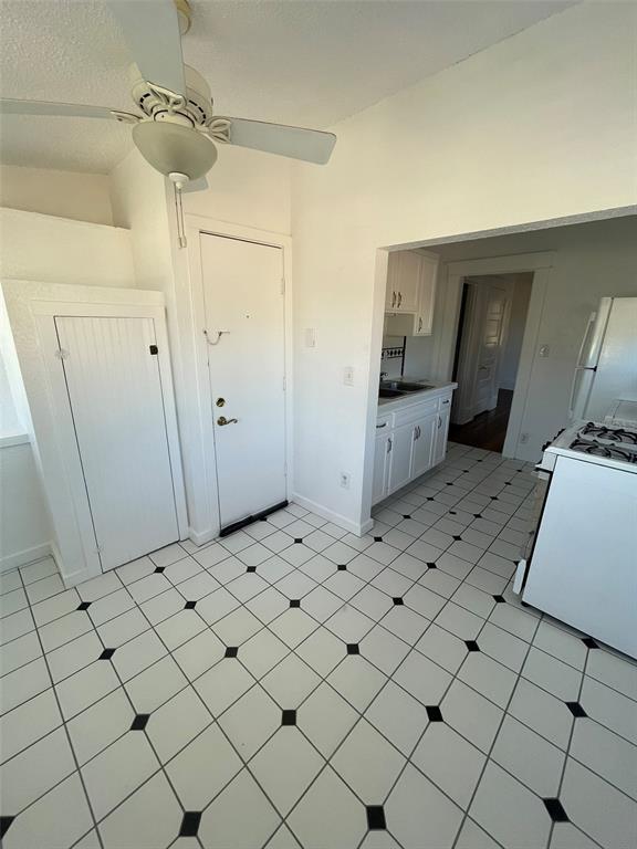 Foto del edificio - 429 Ruth Ln