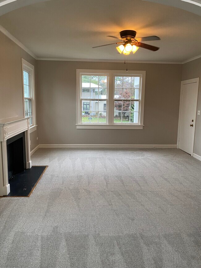 Living Room - 937 Ontario St