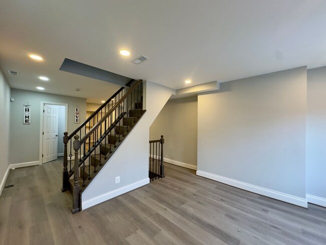 Building Photo - Fully-Renovated 3 Bedroom/2.5 Bathroom with In-Unit Laundry near Highlandtown, Baltimore, MD!