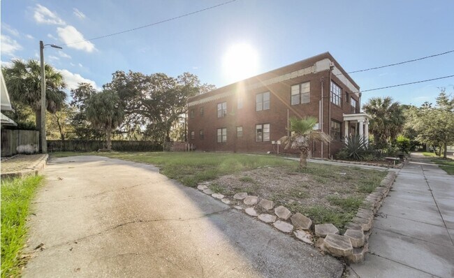 Plenty of parking - 2308 W North B St