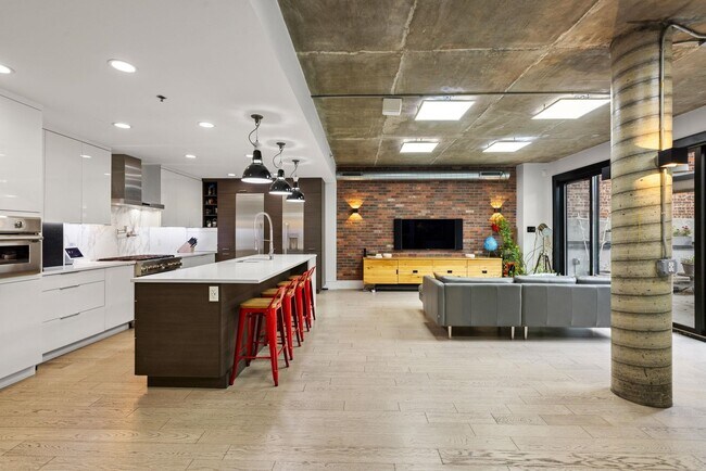 Foto del edificio - 705 Clinton St