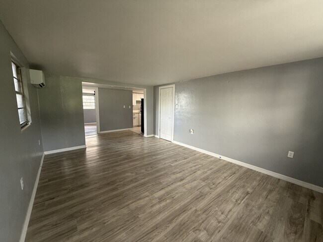 Building Photo - 669 Avenue B NW