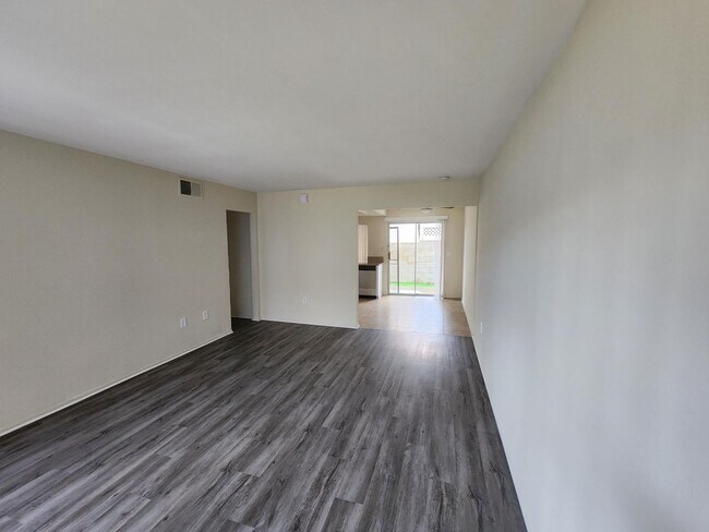 Building Photo - sanluis17318