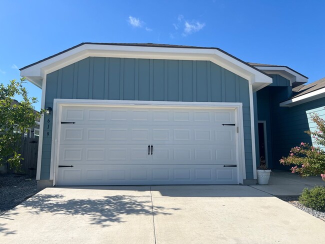 Foto del edificio - Luxury 3/2 Duplex in Seguin, Texas