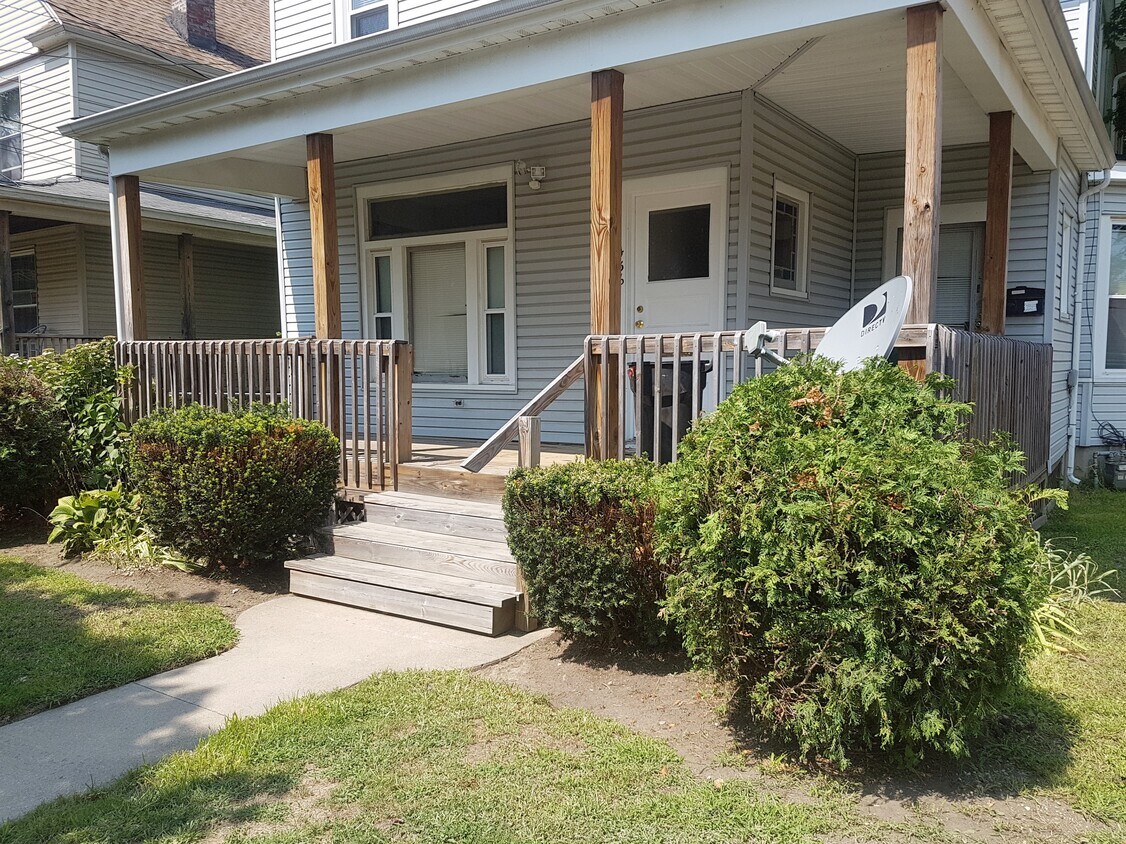 Foto principal - 436 W 5th St