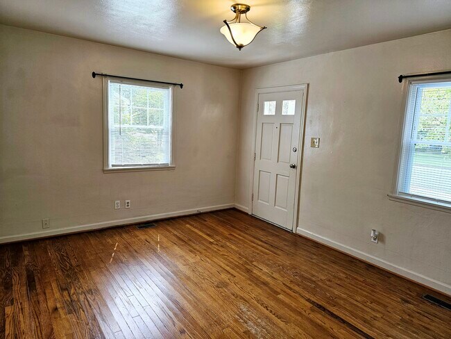 Foto del edificio - 3002 Woodrow St