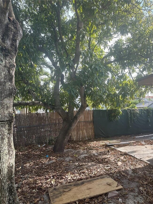 Foto del edificio - 3268 SW 25th St