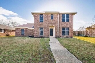 Building Photo - 2700 Cornell Dr