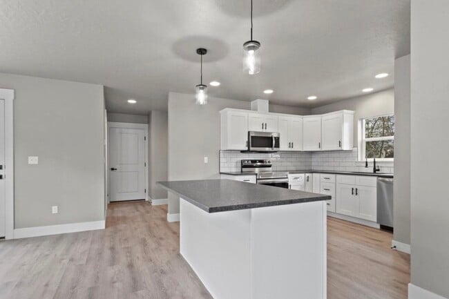 Foto del edificio - 465 S 3rd E St