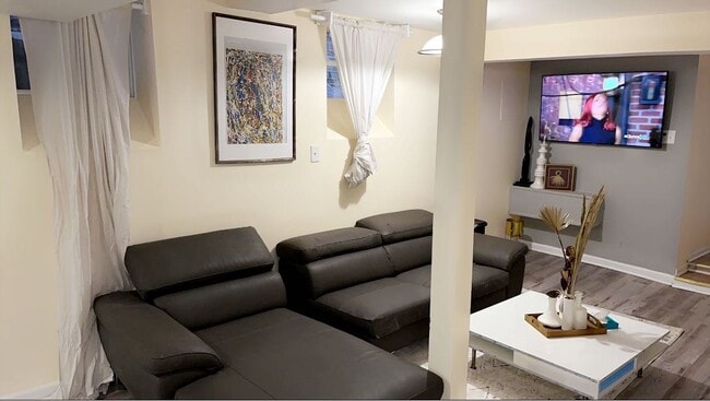 Building Photo - 1624 S Throop St