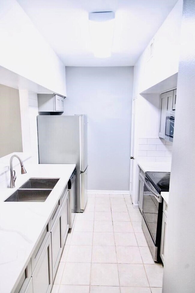 Foto del edificio - 7284 Regency Square Ct