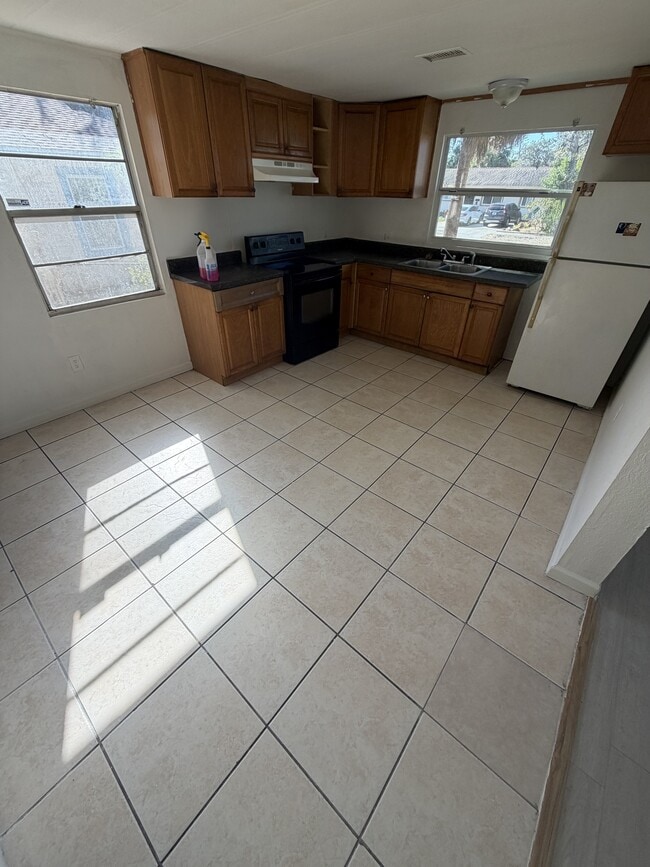 Building Photo - 1834 44th St S