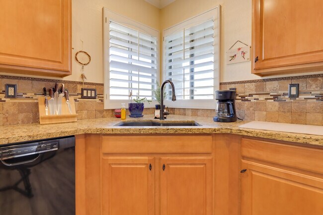 Foto del edificio - 1749 W Owens Way