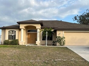 Building Photo - 4458 Maverick St