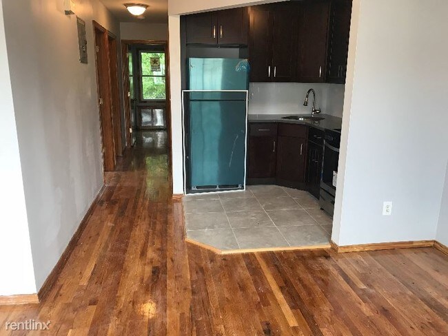 Foto del edificio - 69-55 Almeda Ave