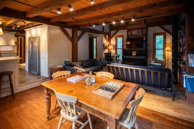 Foto del edificio - 216 South End Rd