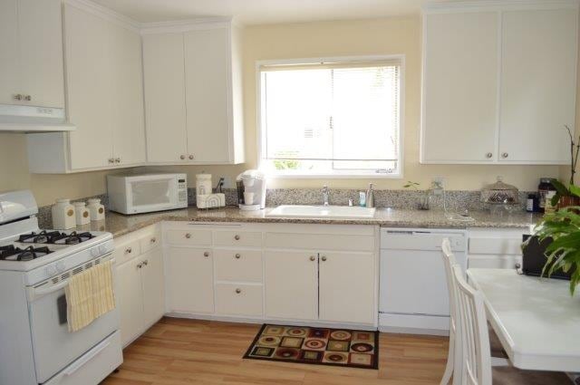 Interior Photo - 350 Pasadena Ave