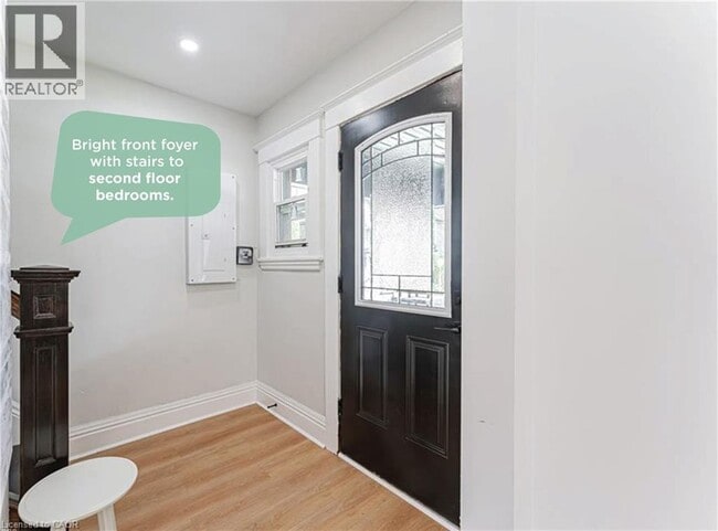 Photo du bâtiment - 15 Barnesdale Ave N