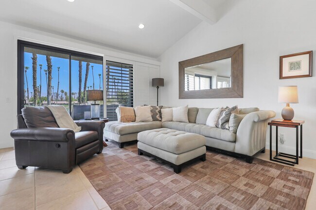Foto del edificio - 76570 Hollyhock Dr