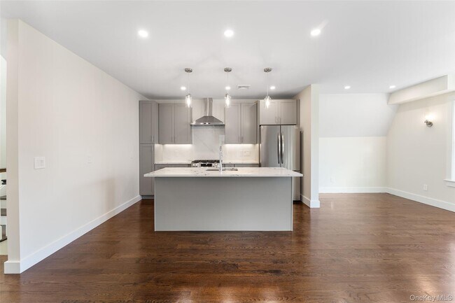 Building Photo - 15 Lincoln Ave