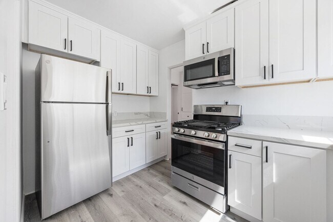 Foto del edificio - Bright 2-Bed, 1-Bath Home in the Heart of ...