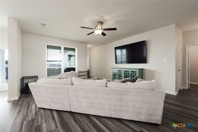 Building Photo - 445 Appalachian Trl