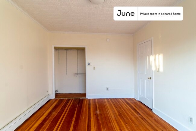 Foto del edificio - Room in Shared 5 bed/2 bath home