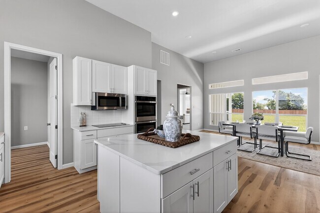 Building Photo - 521 Fox Hl Ct