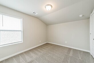 Building Photo - 18602 Etta Pnes Cir