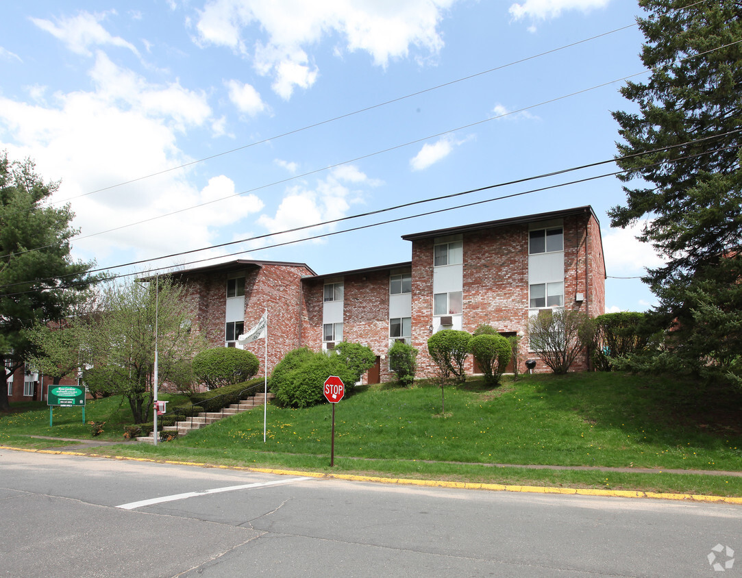 Primary Photo - Rose Gardens Apartments