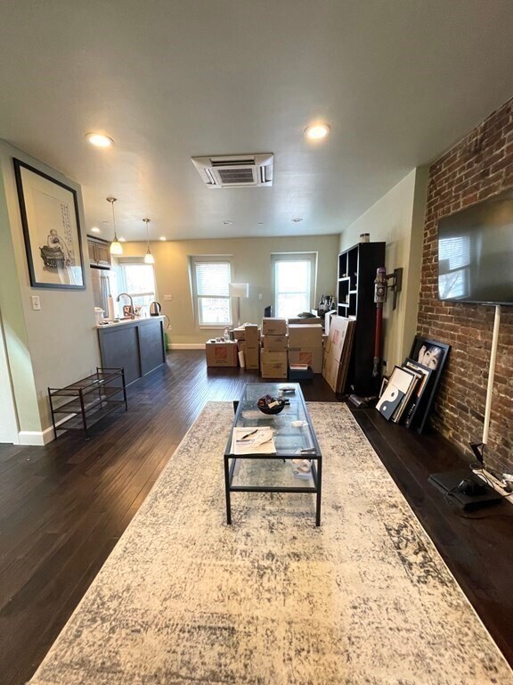 Foto del edificio - 795 E 3rd St