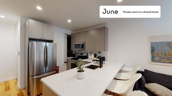 Building Photo - Room in Shared 4 bed/2 bath home in Ridgewood