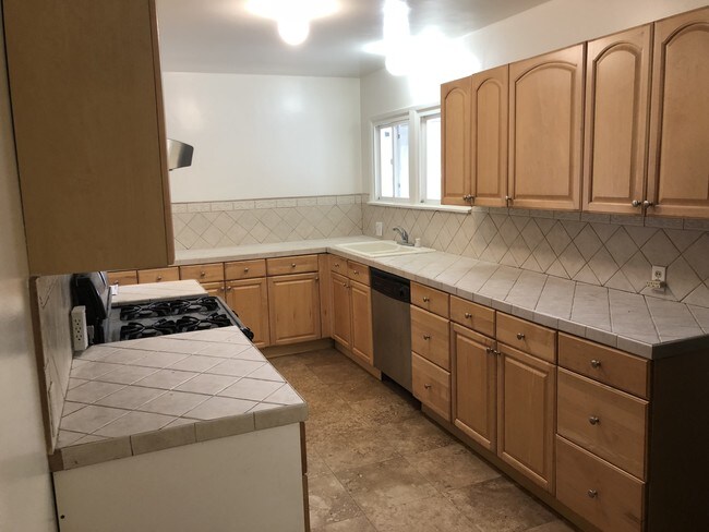 Cocina - 4105 Scott St
