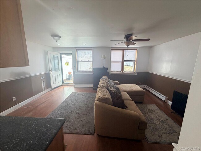 Foto del edificio - 99-11 216th St