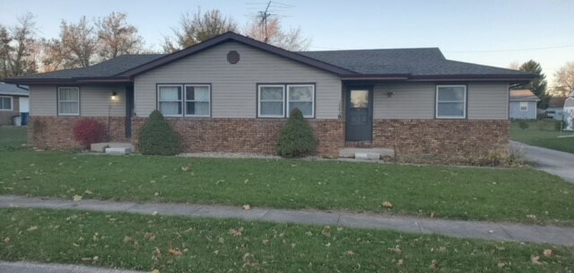 Primary Photo - 1663 Robin Ln