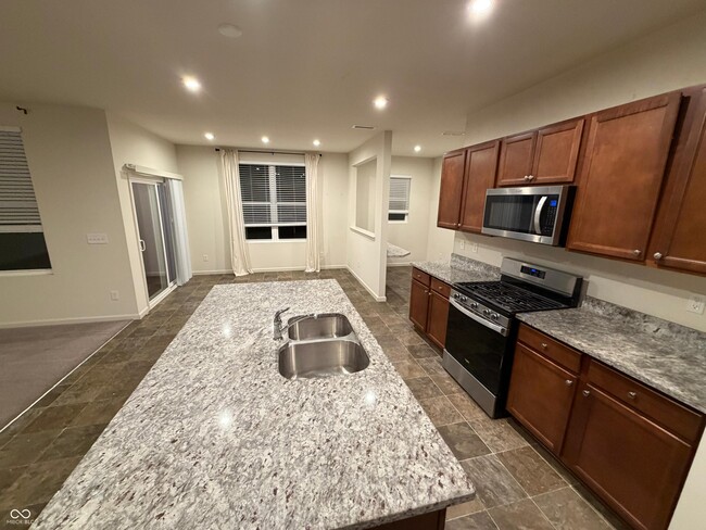 Foto del edificio - 15545 Westmoor Ave