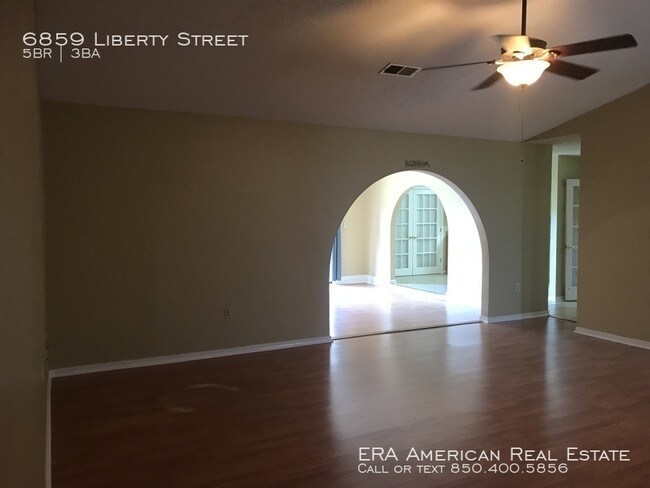 Foto del edificio - 5 bedroom/mother in law suite