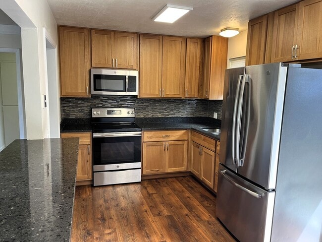 Building Photo - 2404-2406 7th [PRM: Henry] (2)