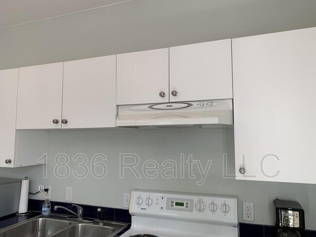 Building Photo - 4105 Avenue B