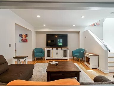 Foto del edificio - 940 Gale Ln