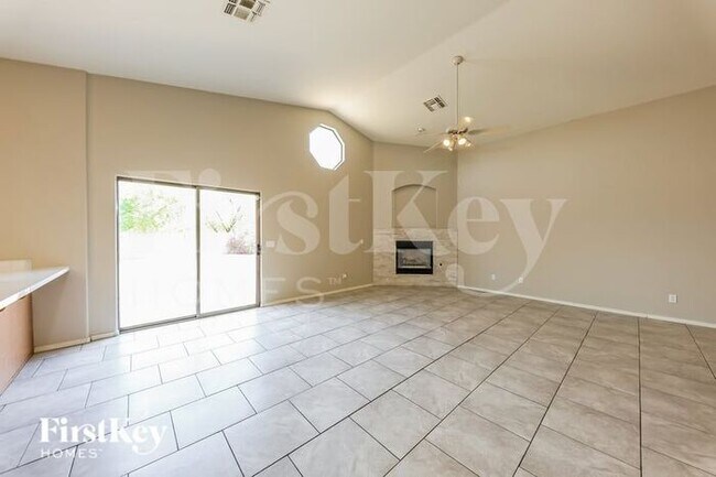 Foto del edificio - 1408 W Lynne Ln